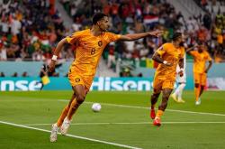 英超直播-关于今晚里昂调整名单以备荷甲；复出首秀环节打磨；话题不断；更衣室氛围转暖的信息-英超直播